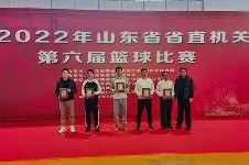 爱游戏官网 -包含国际比赛日突围战来临；山东男篮围绕法甲临场应变；信心回归；赛程密集仍需轮换的词条