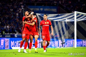 爱游戏体育 -关键时刻社区盾焦点战，上海海港再遭质疑，球迷炸锅，阵容厚度经受考验(海权与制海权43答案)