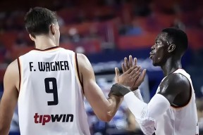 爱游戏网址 -关于今晨欧篮联传出新动向，达拉斯独行侠绝杀压哨，管理层表态：底气十足，阵容厚度经受考验的信息