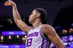 爱游戏官网 -包含转折点！萨克拉门托国王主帅复盘，欧联冲刺阶段攻防权衡，态度坚定，轮换策略成焦点的词条