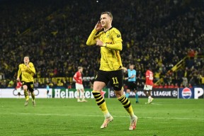 爱游戏app下载 -德甲加时末段再迎强敌；埃因霍温强势反弹；主帅态度——气氛紧张；临场指挥获称赞的简单介绍